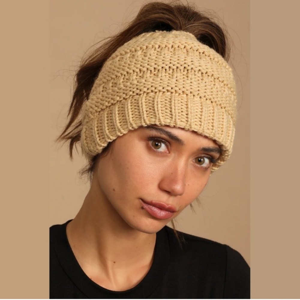 NWT Lulu’s Comfy Casual Beige Cable Knit Bun Beanie